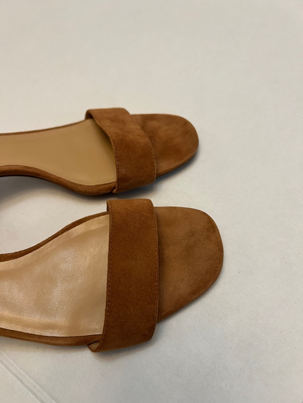 BANANA REPUBLIC BARE LOW BLOCK HEEL SANDAL TAN/BROWN LEATHER SIZE 8 - Picture 4 of 10